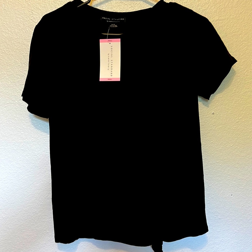 Social Standard T-shirt NWT Small